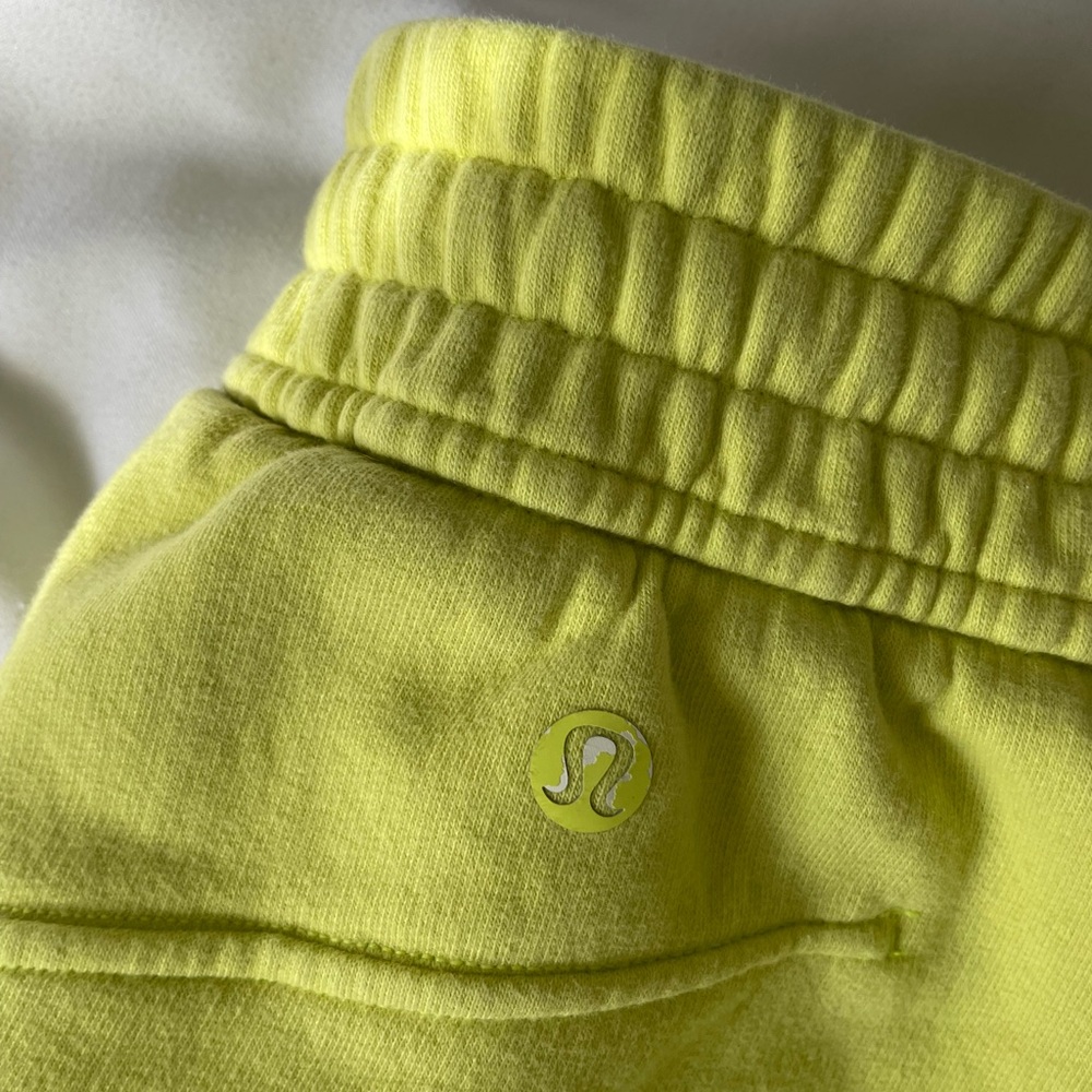 lululemon athletica neon lime green scuba shorts high waist size 4